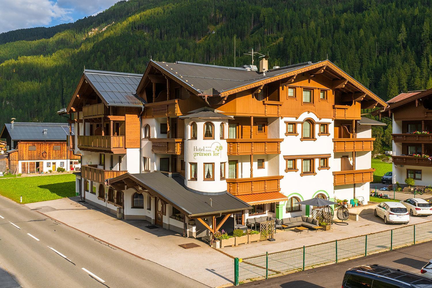 Hotel Zum Gruenen Tor Tux Ngoại thất bức ảnh