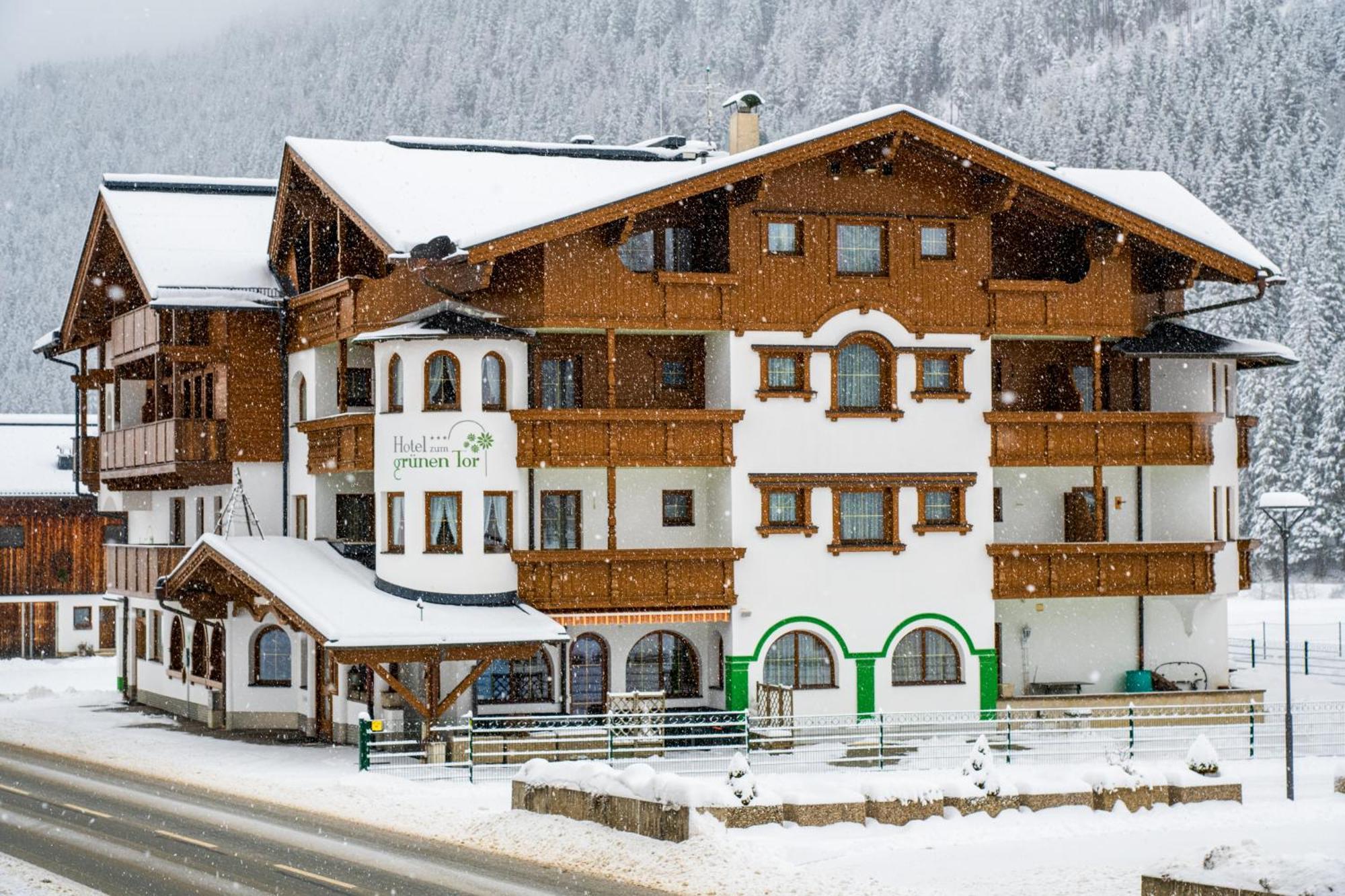 Hotel Zum Gruenen Tor Tux Ngoại thất bức ảnh