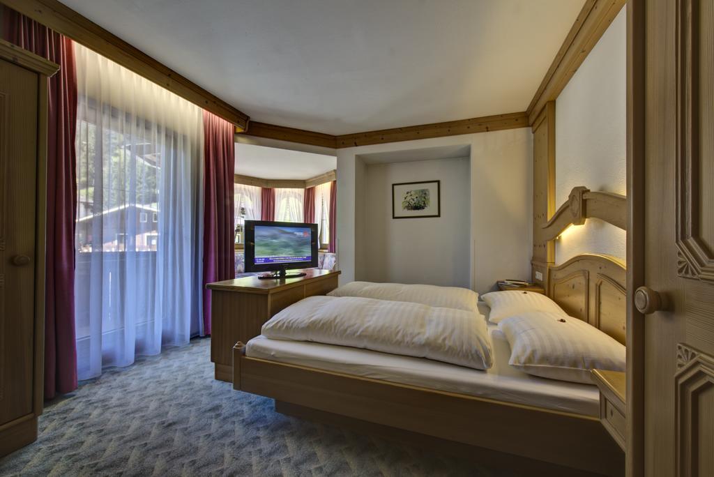 Hotel Zum Gruenen Tor Tux Ngoại thất bức ảnh