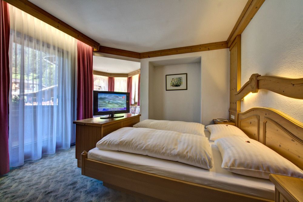 Hotel Zum Gruenen Tor Tux Ngoại thất bức ảnh