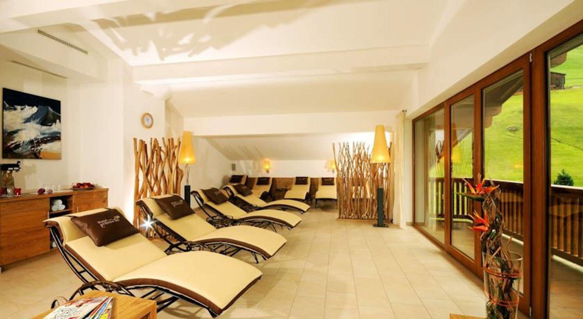 Hotel Zum Gruenen Tor Tux Ngoại thất bức ảnh